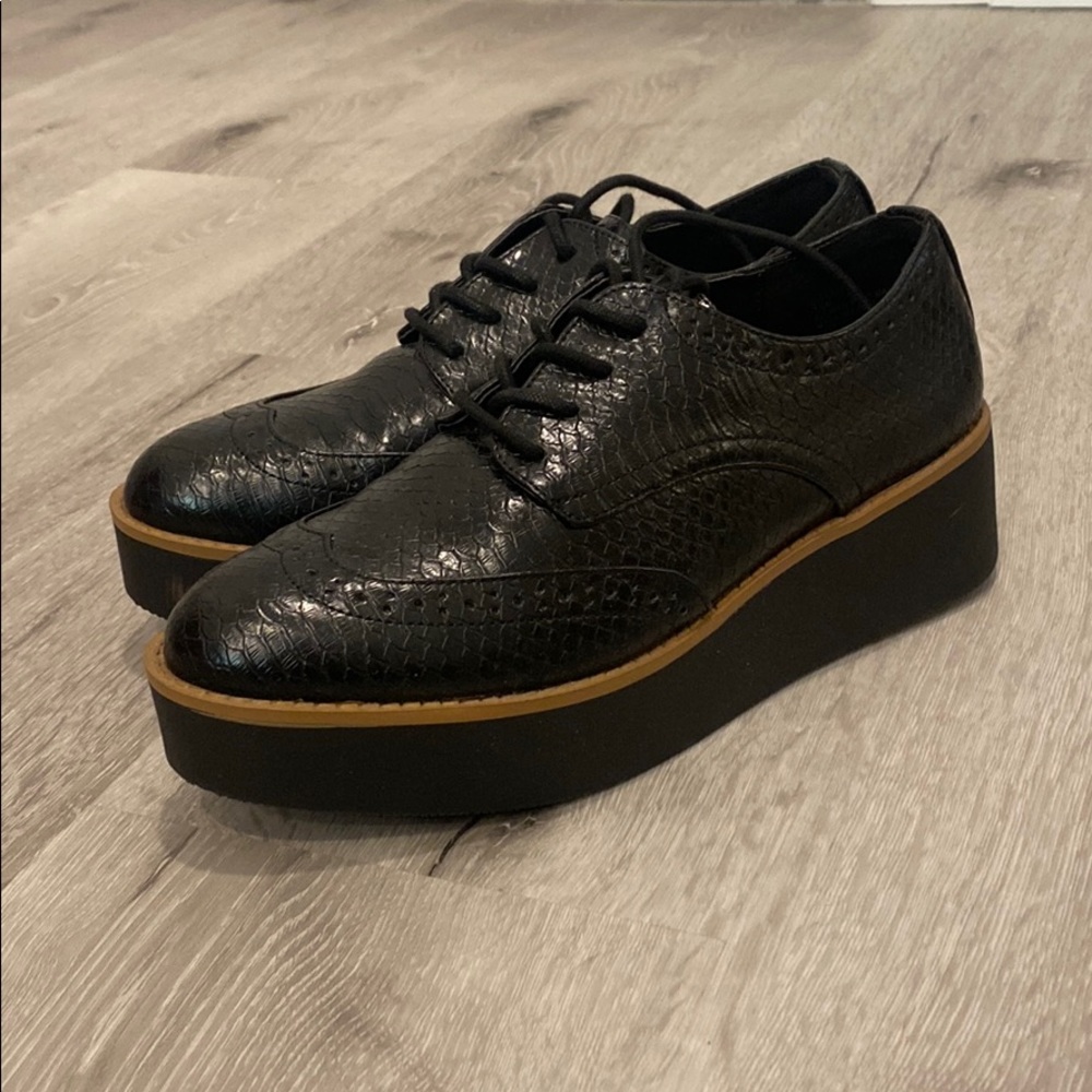 Black platform oxfords Madden Girl size 7.5